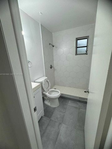 111 NW 152nd St 25, Miami, FL 33169