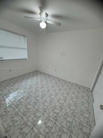 111 NW 152nd St 25, Miami, FL 33169