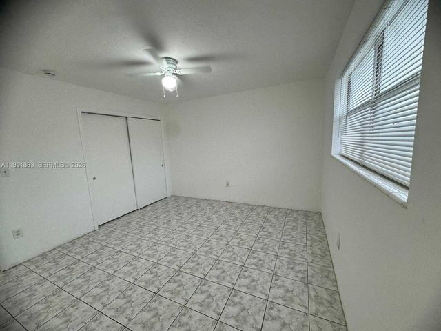 111 NW 152nd St 25, Miami, FL 33169