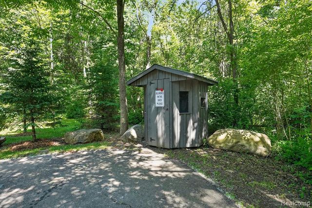 10500 W Grand River Road, Fowlerville, MI 48836
