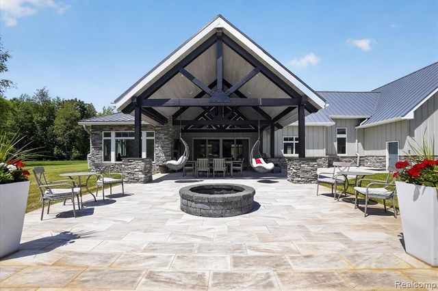 10500 W Grand River Road, Fowlerville, MI 48836