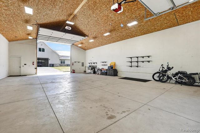 10500 W Grand River Road, Fowlerville, MI 48836