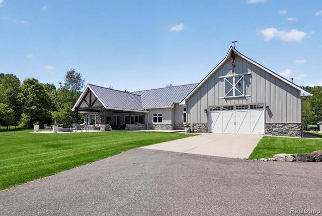 10500 W Grand River Road, Fowlerville, MI 48836