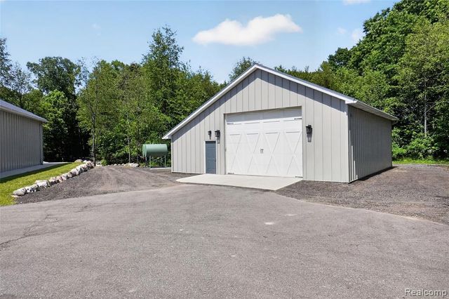 10500 W Grand River Road, Fowlerville, MI 48836