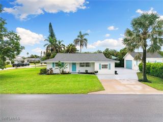 702 107th AVE N, Naples, FL 34108