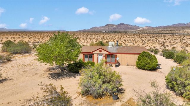 37132 Coyote Lake Rd, Newberry Springs, CA 92398