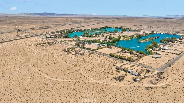 37132 Coyote Lake Rd, Newberry Springs, CA 92398