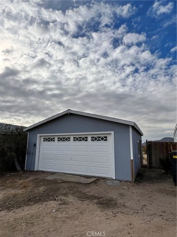 37132 Coyote Lake Rd, Newberry Springs, CA 92398
