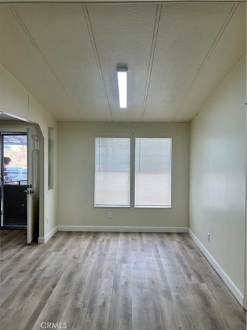 37132 Coyote Lake Rd, Newberry Springs, CA 92398