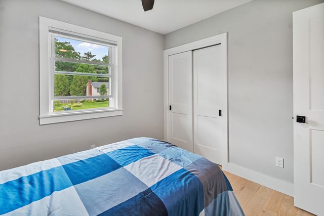 5 Patricia Place, Essex, VT 05452