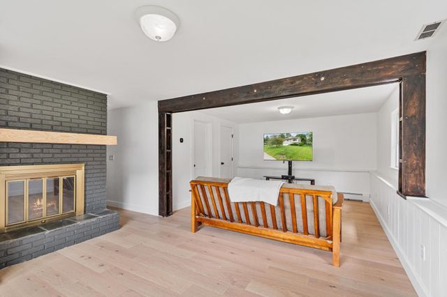 5 Patricia Place, Essex, VT 05452