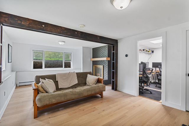 5 Patricia Place, Essex, VT 05452