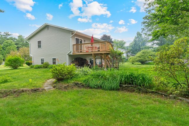 5 Patricia Place, Essex, VT 05452
