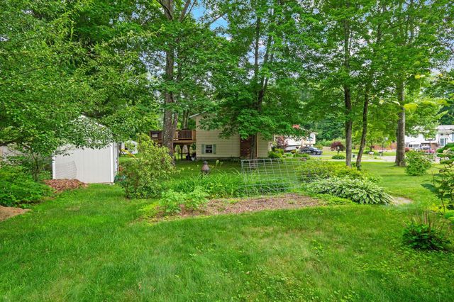 5 Patricia Place, Essex, VT 05452