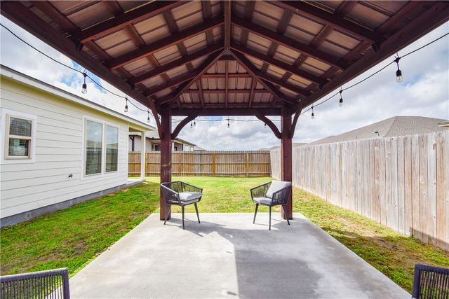 3141 Piranha Dr, Corpus Christi, TX 78414