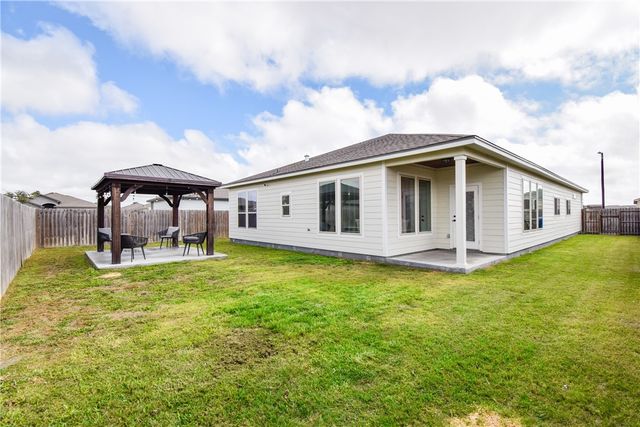 3141 Piranha Dr, Corpus Christi, TX 78414