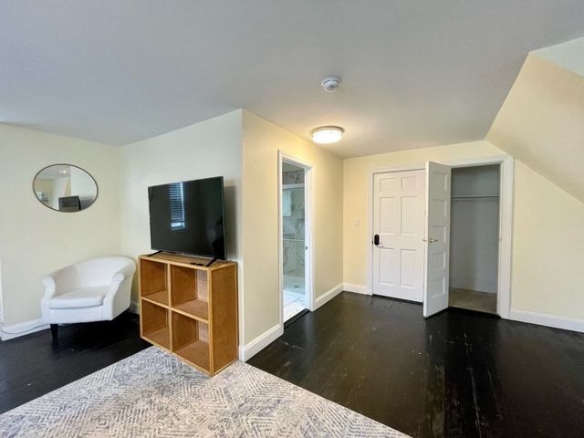 11A Bowdoin Avenue 2B, Boston, MA 02121