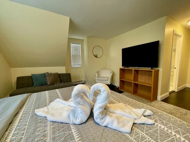 11A Bowdoin Avenue 2B, Boston, MA 02121