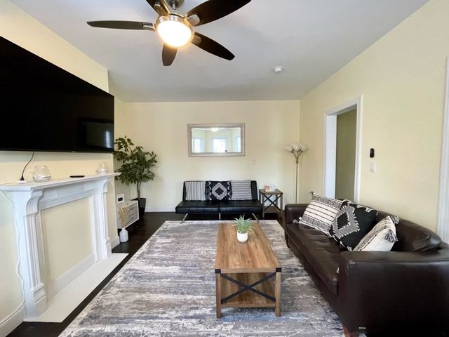 11A Bowdoin Avenue 2B, Boston, MA 02121
