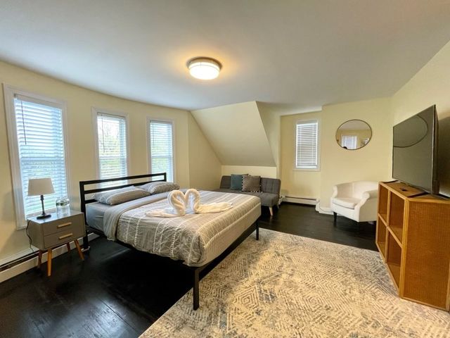 11A Bowdoin Avenue 2B, Boston, MA 02121