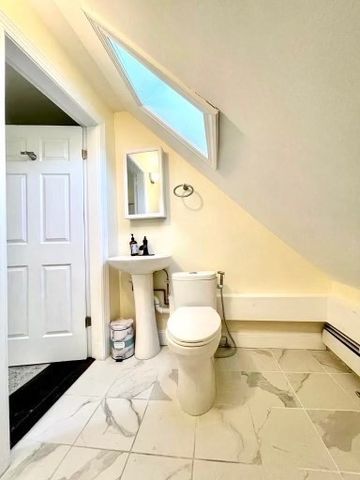 11A Bowdoin Avenue 2B, Boston, MA 02121