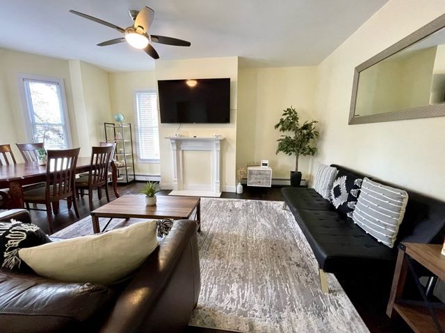 11A Bowdoin Avenue 2B, Boston, MA 02121