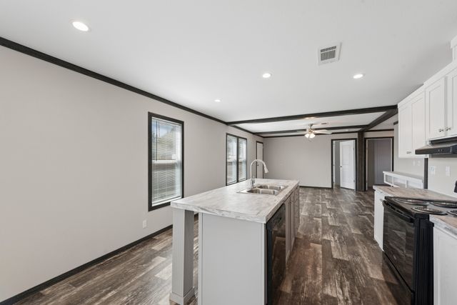 817 Thicket Trail, Granbury, TX 76048