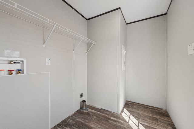 817 Thicket Trail, Granbury, TX 76048