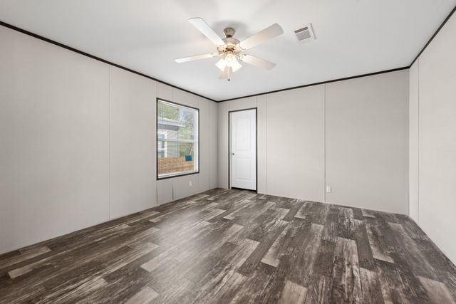 817 Thicket Trail, Granbury, TX 76048