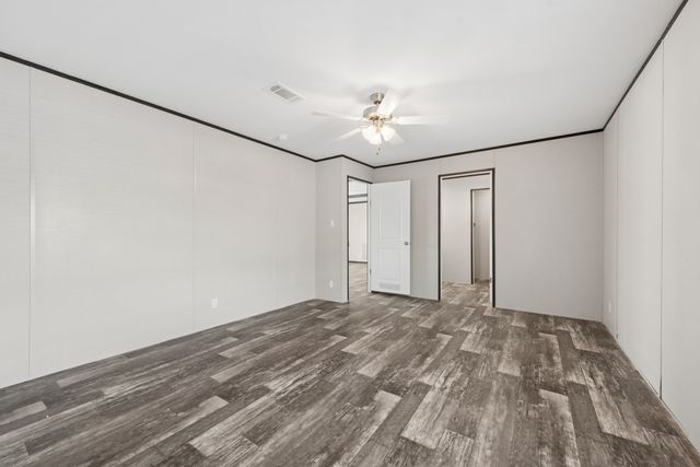 817 Thicket Trail, Granbury, TX 76048