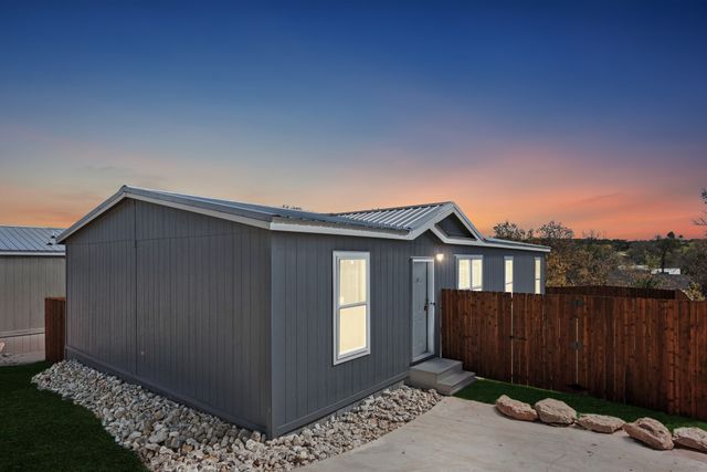 817 Thicket Trail, Granbury, TX 76048