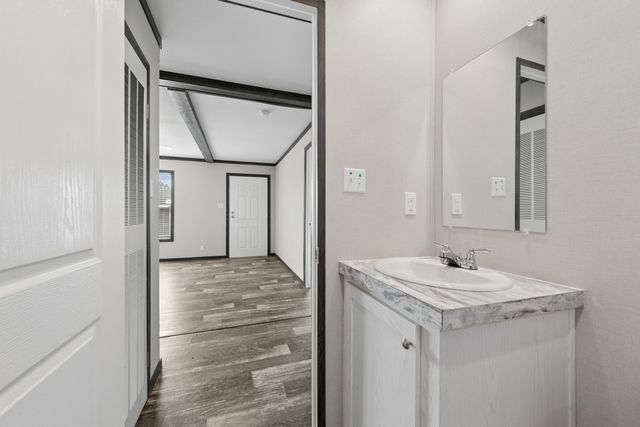 817 Thicket Trail, Granbury, TX 76048