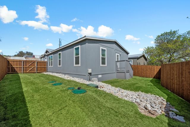 817 Thicket Trail, Granbury, TX 76048