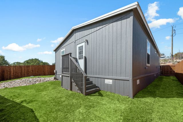 817 Thicket Trail, Granbury, TX 76048