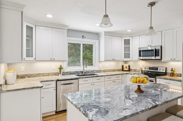 3 Highlander Drive, North Hampton, NH 03862