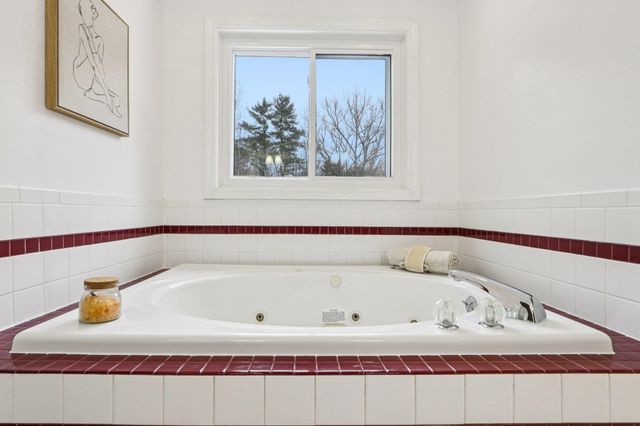 3 Highlander Drive, North Hampton, NH 03862