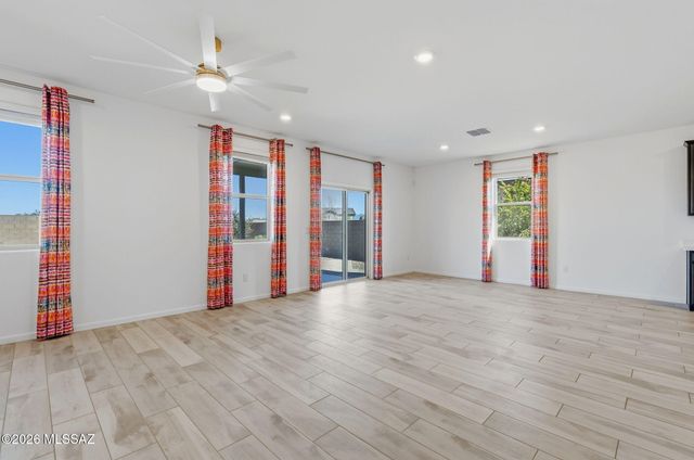 10498 W Beaman Lane, Marana, AZ 85653