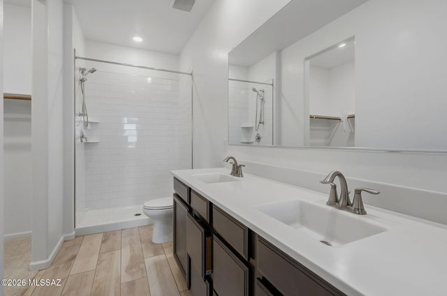 10498 W Beaman Lane, Marana, AZ 85653