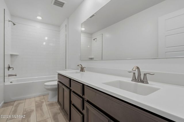 10498 W Beaman Lane, Marana, AZ 85653