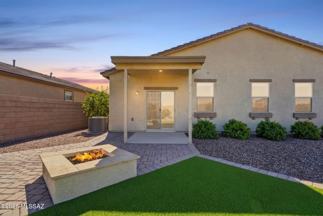 10498 W Beaman Lane, Marana, AZ 85653