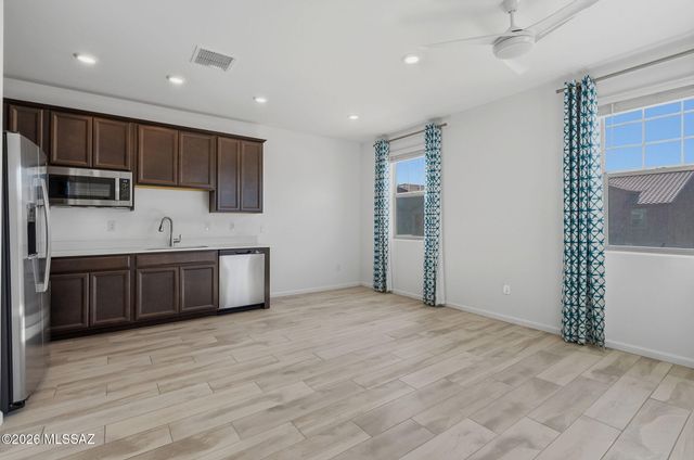 10498 W Beaman Lane, Marana, AZ 85653