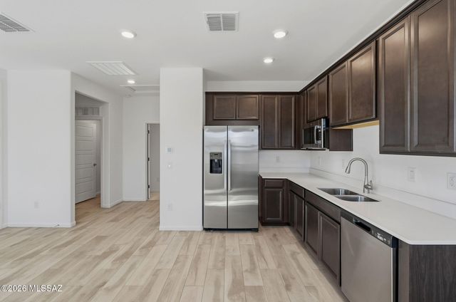 10498 W Beaman Lane, Marana, AZ 85653