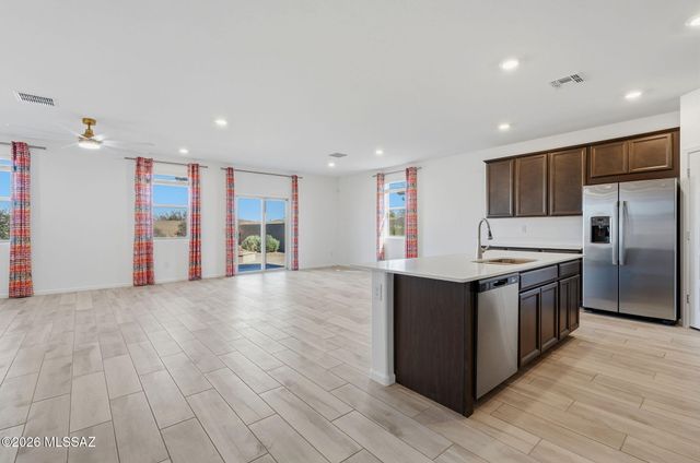 10498 W Beaman Lane, Marana, AZ 85653