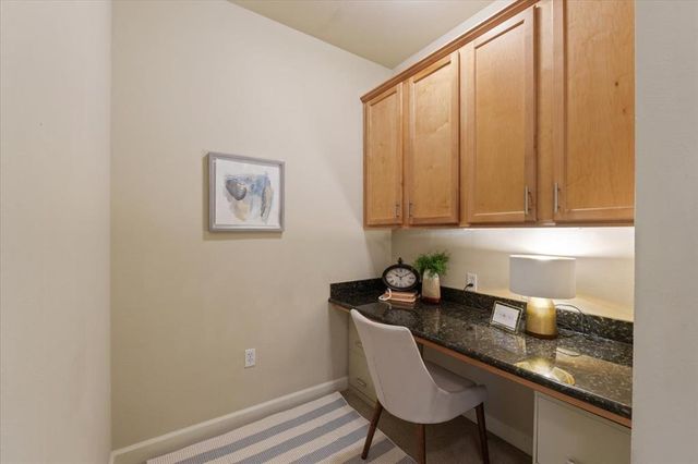 2678 McKnight Crossing Court, Rock Hill, MO 63124