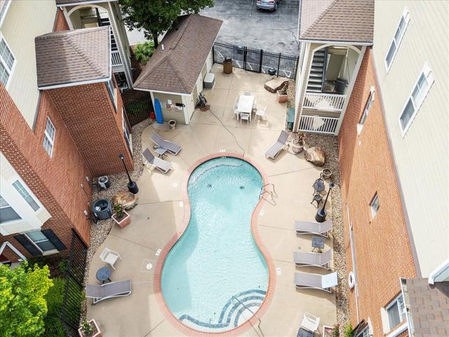 2678 McKnight Crossing Court, Rock Hill, MO 63124