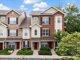 2678 McKnight Crossing Court, Rock Hill, MO 63124