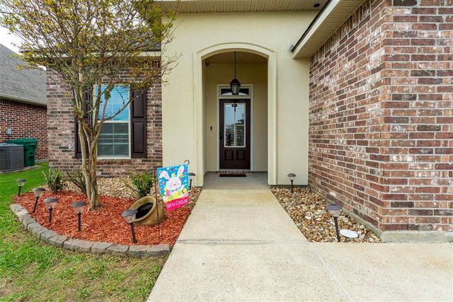 1859 Poeyfarre Drive, Lake Charles, LA 70611