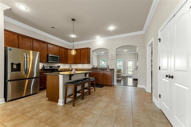 1859 Poeyfarre Drive, Lake Charles, LA 70611