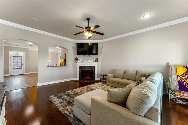 1859 Poeyfarre Drive, Lake Charles, LA 70611