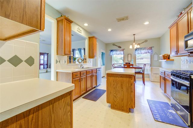 2531 Bay Hill Drive, Baytown, TX 77523